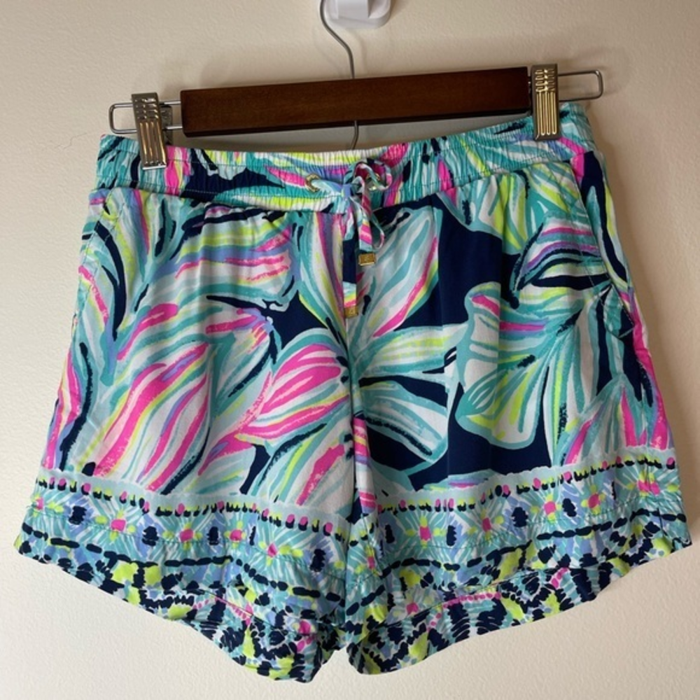 LILLY PULITZER Ladies Size XS Katia Shorts Blue And Pink